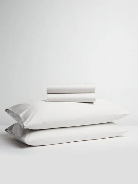 {{Signature White}}