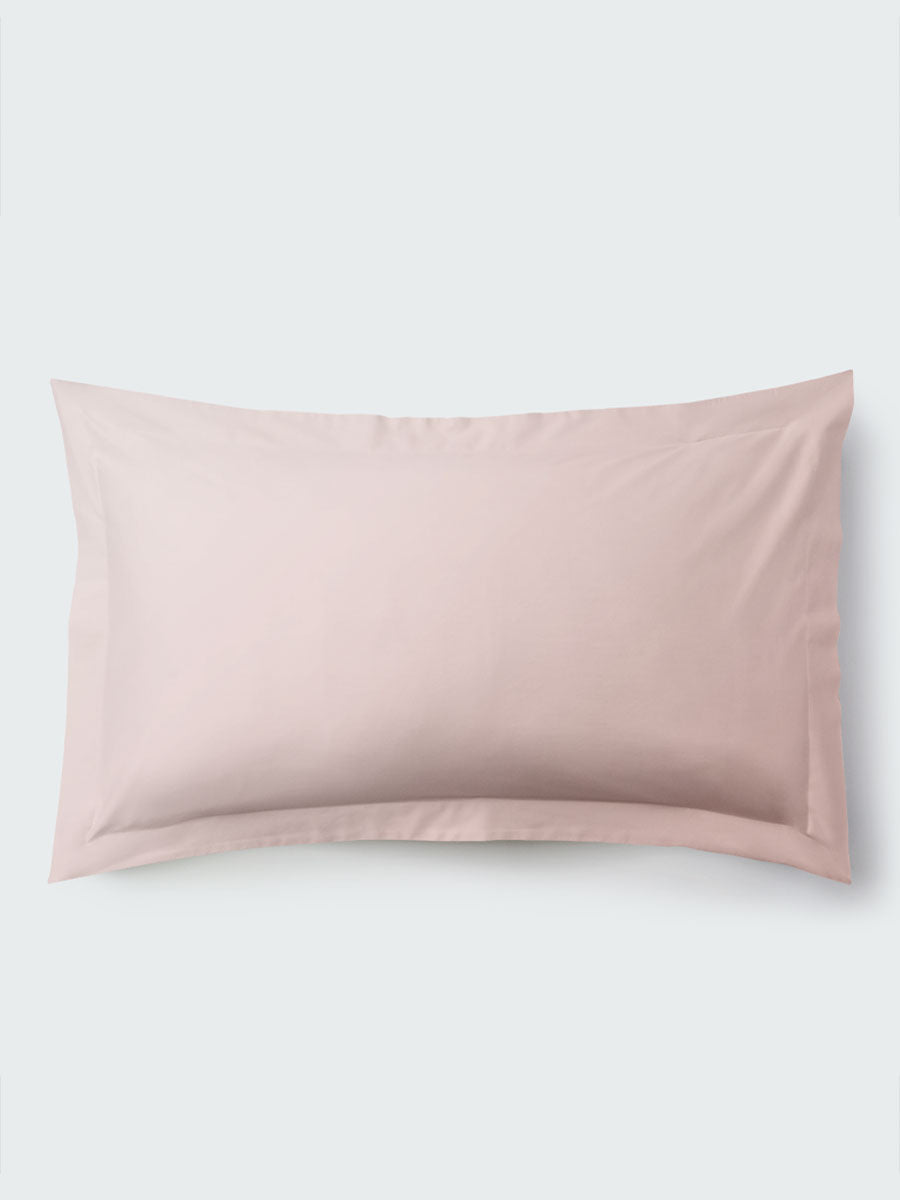 Kyoto Blush pillow sham with flange border. {{Kyoto Blush}}
