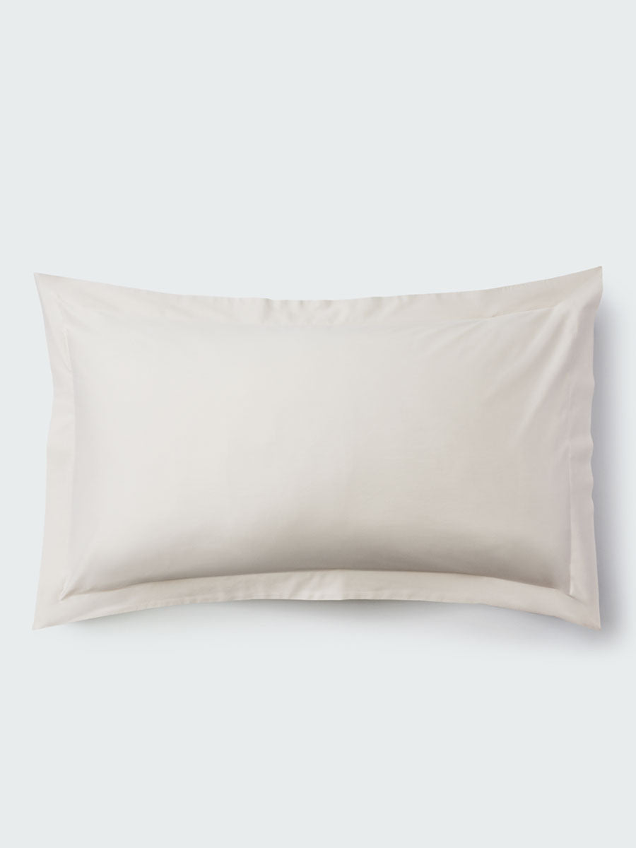 Balinese Pearl pillow sham with flange border. {{Balinese Pearl}}