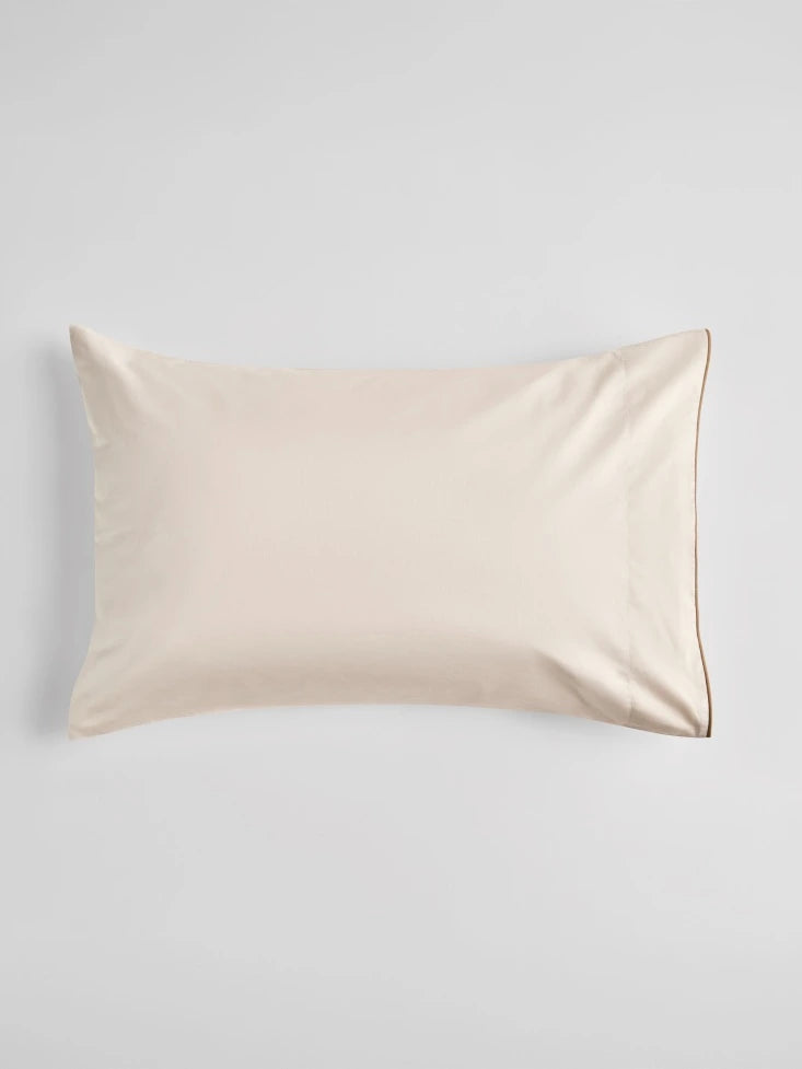Close-up of Sycamore Sheet Set pillowcase in Balinese Pearl, {{Balinese Pearl}}