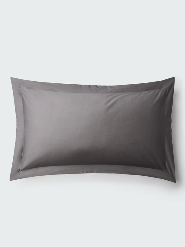 <p>PILLOWS</p>