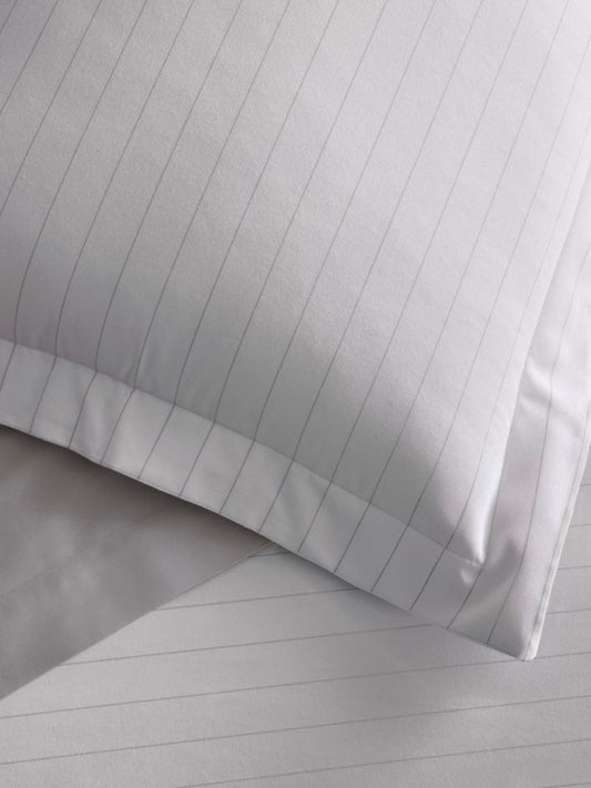 Pillowcase in Signature White/Turkish Silver colors. The fabric has a soft appearance. - {{Signature White/Turkish Silver}}