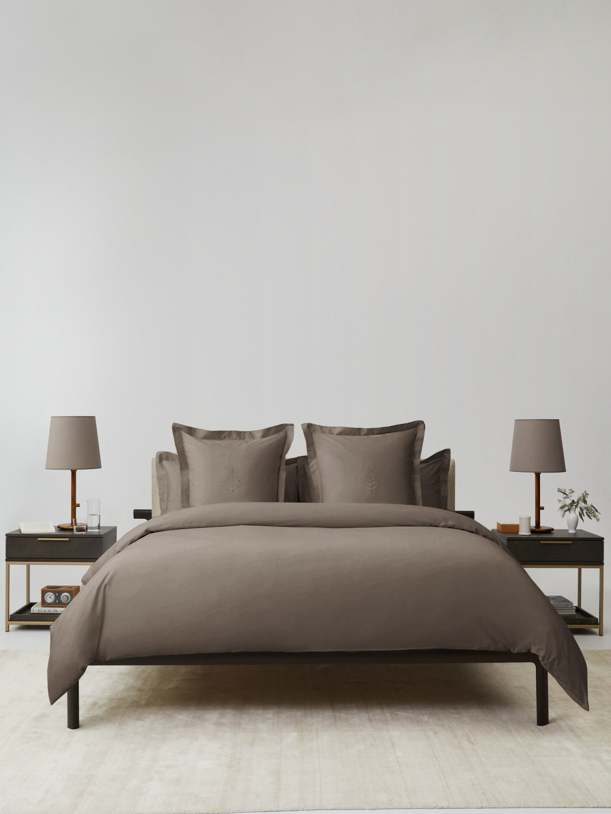 Napa Oak gallery image 5: bed. {{Napa Oak}}