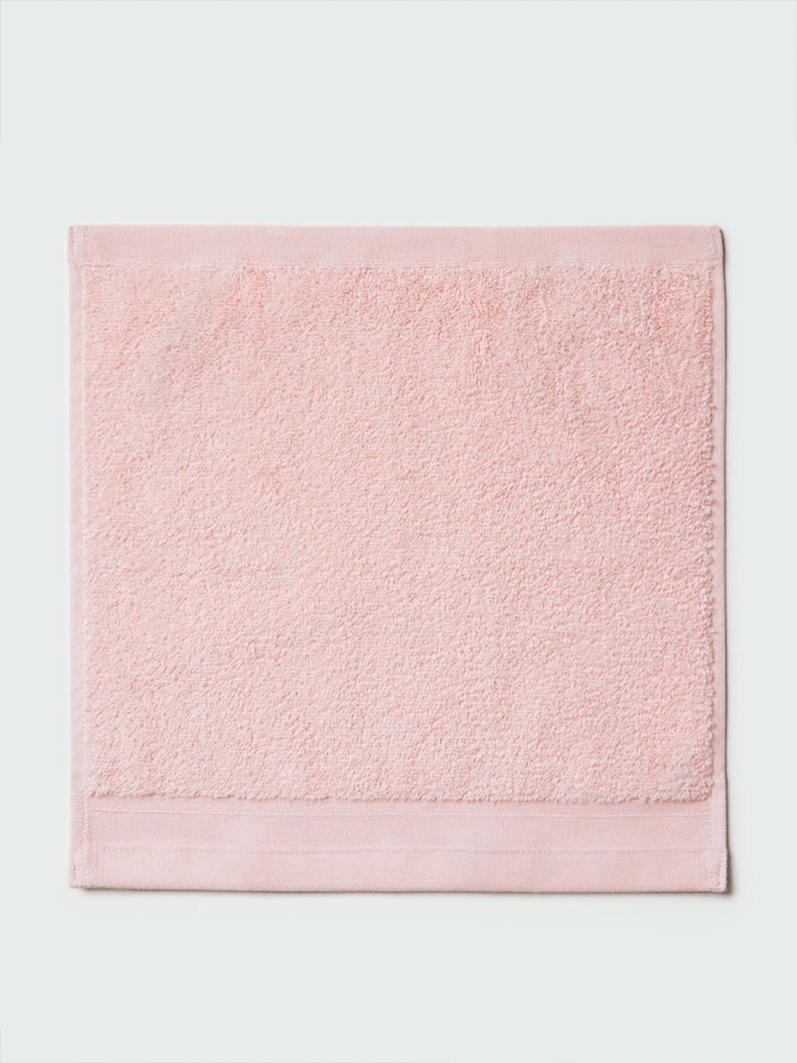 Close-up of a "Kyoto Blush" colored wipe, visible fabric - {{Kyoto Blush}}