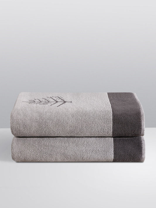 Four Seasons Resort Towel Set, grey and white grand-sized towels, sustainable cotton, signature embroidered design - {{Hampshire Charcoal}}